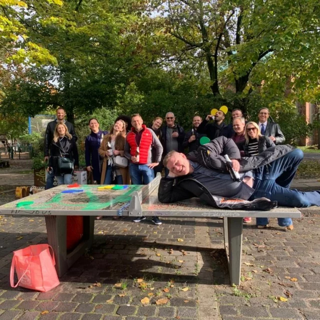 The sun is back in Berlin which means that it's time again for Berlin's most beloved outdoor activity: Tischtennis 🏓 (table tennis)

And we love to squeeze in a quick game of ping pong on our corporate tours to bring in some extra playfulness, excitement and a hint of competition 😏

And don't forget a cold beer from the späti to quench the thirst afterwards 🧃

Looking for an exciting team event this year? 
👉 Click the link in our bio to get inspired
📩 Or send us a DM with your inquiry

See you soon in Berlin!

#forkandwalk #teamevents #berlinstartup #startupscene #tischtennis #teamouting #teambuildinggames #foodtours #historytour #berlinactivity #berlinenglishactivity