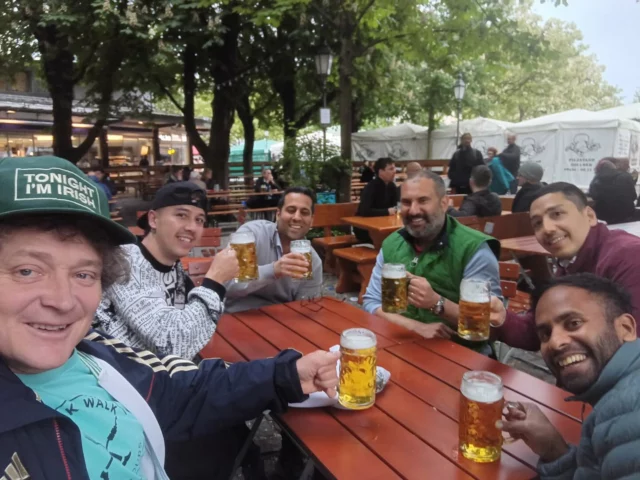 Happy faces on our Beer & Bites tour in Munich 🍻
Come join us this summer for an authentic taste of Munich!

Book your ticket through the link in our bio.

Cheers! 🤙
